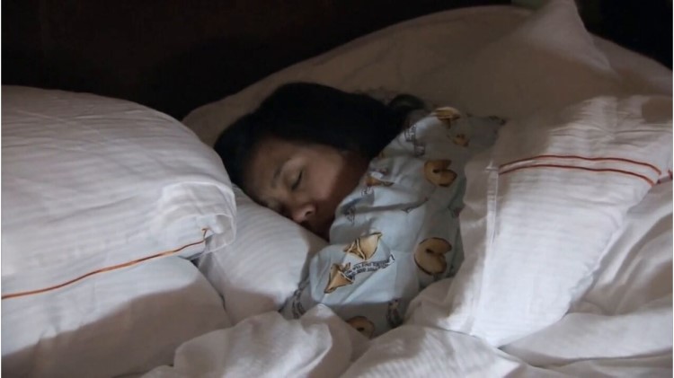 Ngủ trong ánh sáng: Bất kỳ mức nào cũng tổn hại sức khỏe